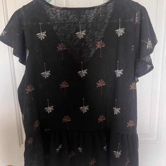 Loft Women’s Black Short Sleeve Shirt - Picture 3 of 6